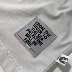 تيشيرت أساسي باللون الرمادي الفولاذي